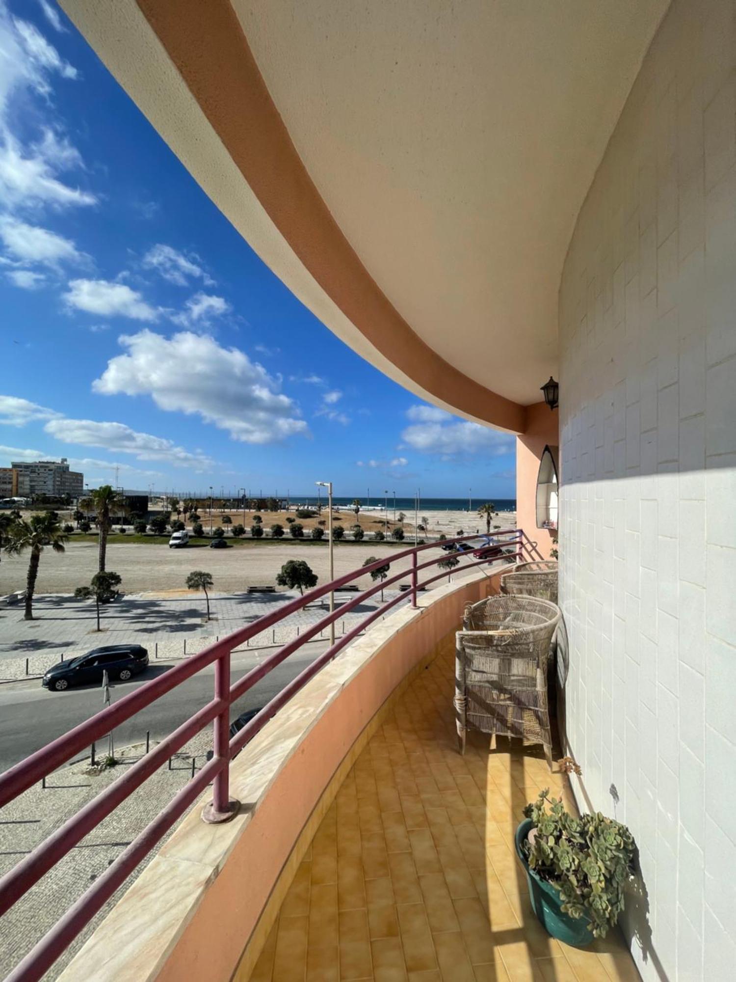 Apartamento Vista Praia E Mar- Costa Da Caparica Apartment Bagian luar foto